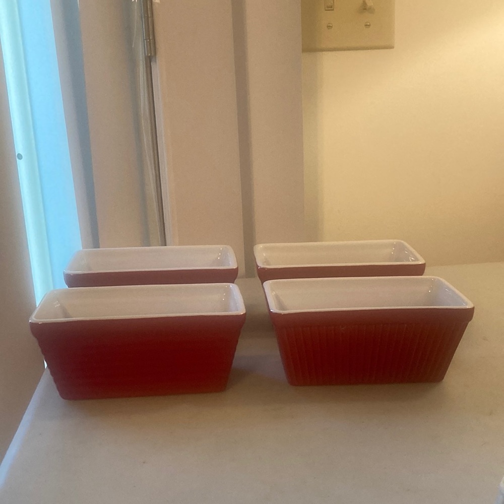 Set of 4 Red/White Ceramic Southern Living Loaf Pans